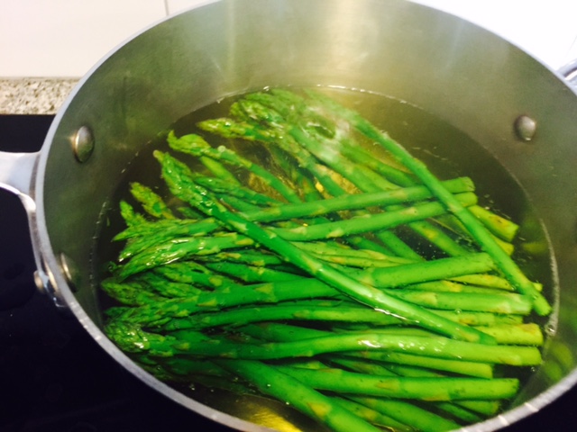 asparagus in pot